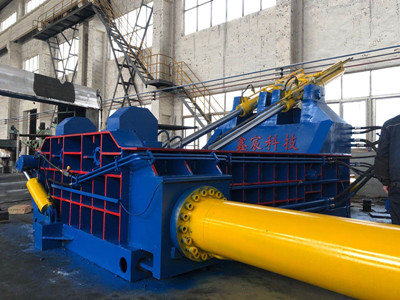 How Exactly Does a Scrap Metal Baler Work?